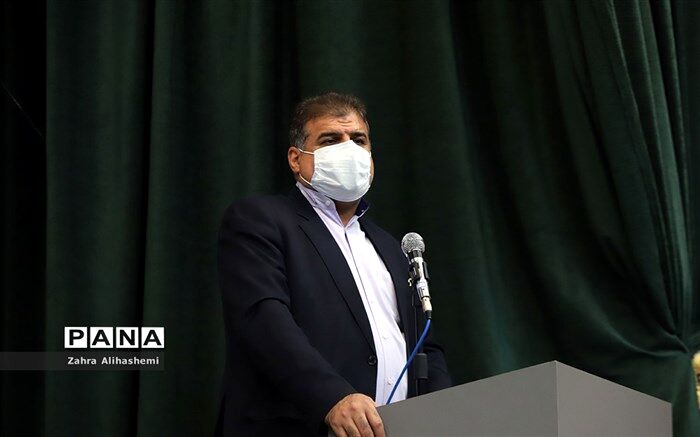 توضیحات فولادوند درباره چالش رفت و آمد دانش‌آموزان با بازگشایی مدارس از نیمه شهریور