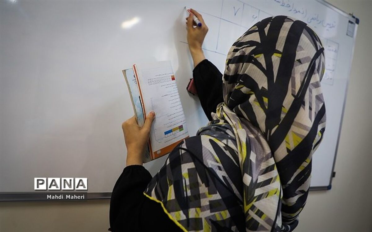 عضو کمیسیون آموزش: تا سال 1404 تعداد 620 هزار معلم بازنشسته می‌شوند