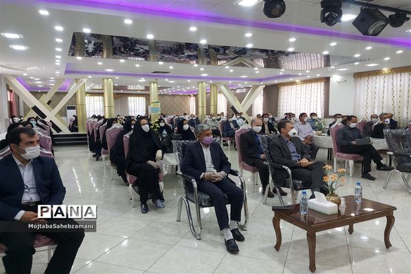 هم اندیشی مدیران مدارس کاشمر