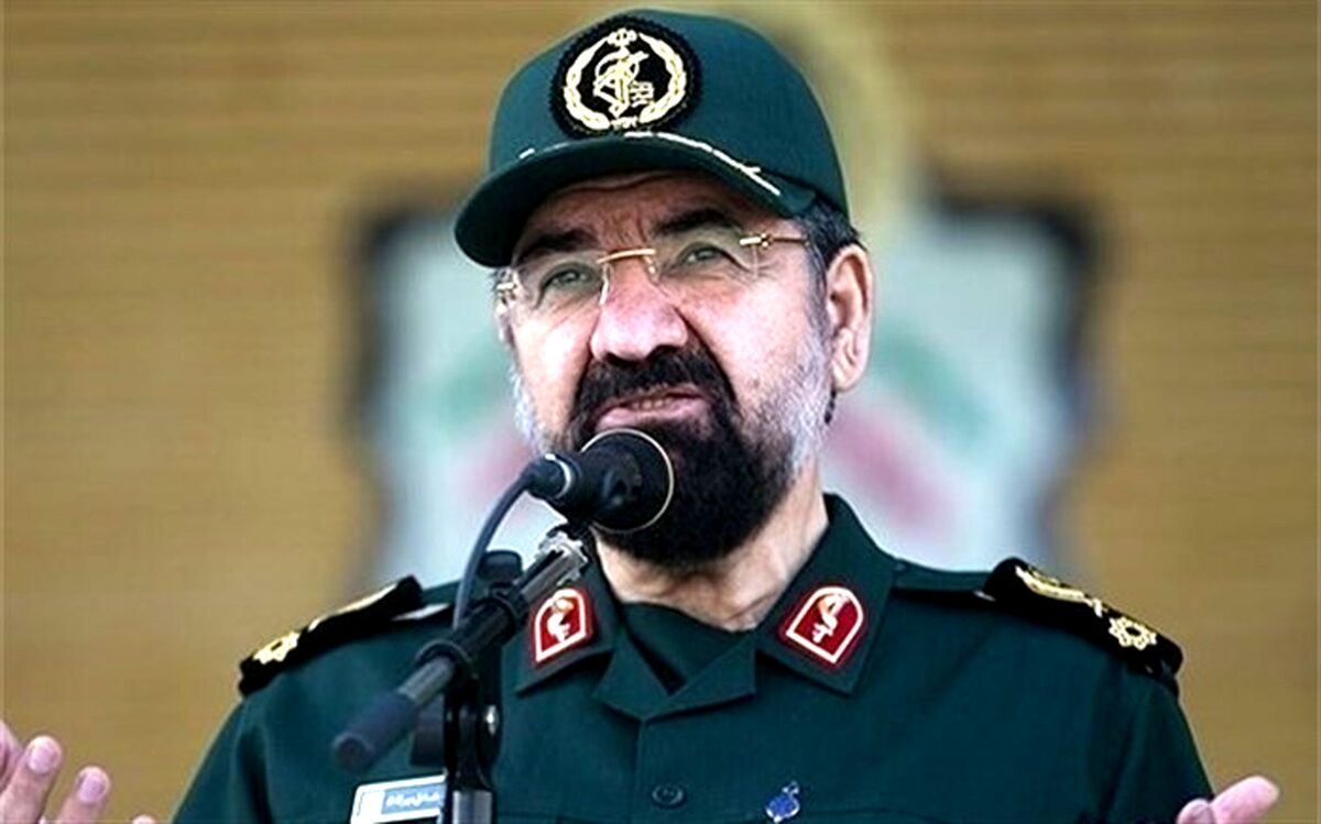 محسن رضایی: تا آمریکا را از منطقه اخراج نکنیم انتقام حاج قاسم را نگرفته‌ایم