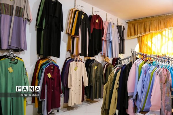 بازدید بانوان اداره کل آموزش و پرورش خراسان جنوبی از نمایشگاه زندگی بهشتی به مناسبت هفته عفاف و حجاب