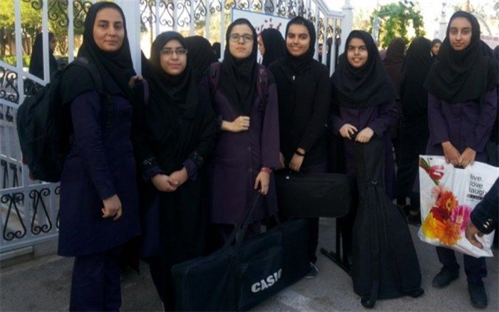 هنرمندان دبیرستان فرزانگان در مسابقات فرهنگی هنری دانش آموزان خوش درخشیدند