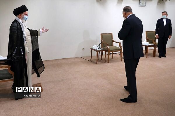 دیدار نخست‌وزیر عراق با مقام معظم رهبری
