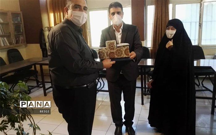 تقدیر از مدیران مدارس میزبان مسابقات قرآن، عترت و نماز فرهنگیان منطقه چهار