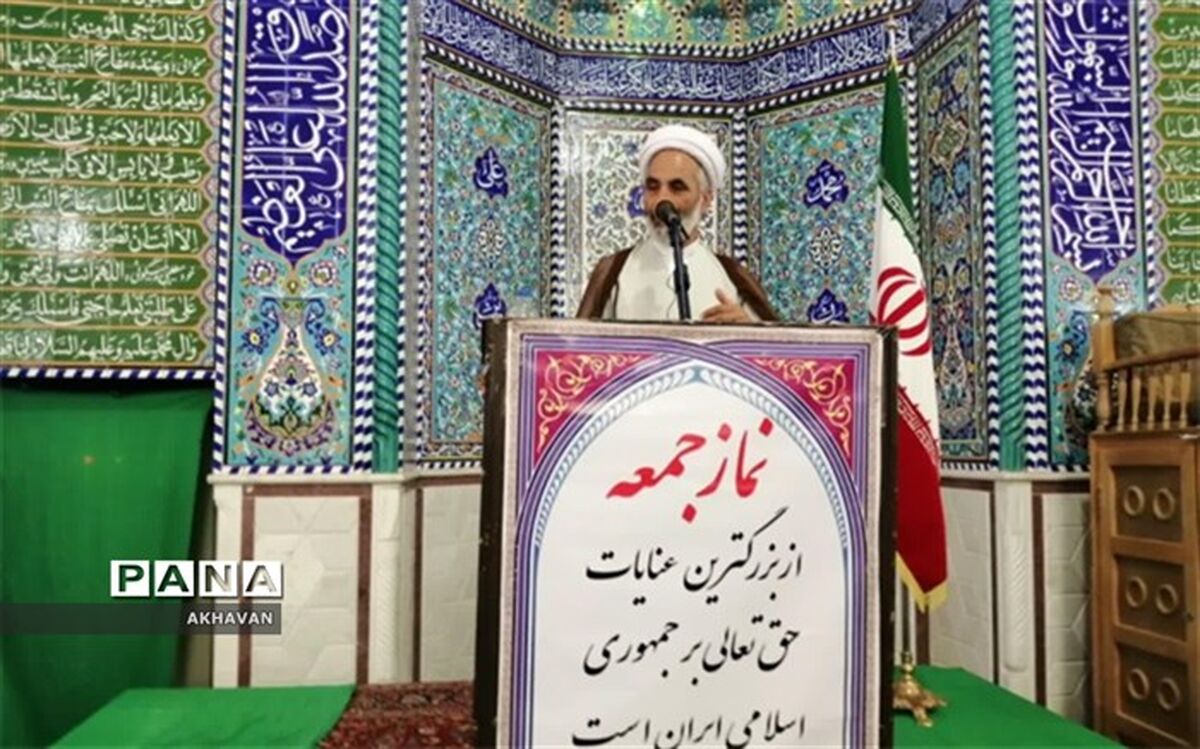 مهم ‌ترین عامل جریان ساز ارزش‌ها و آرمان‌های انقلاب اسلامی تریبون نماز جمعه است