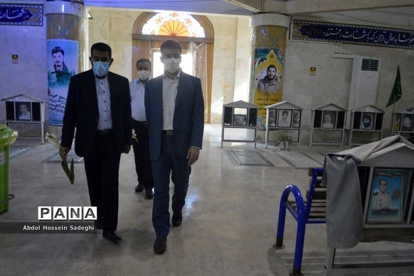 تجدید پیمان معاون جدید پرورشی و فرهنگی اداره‌کل آموزش و پرورش استان بوشهر با شهدا