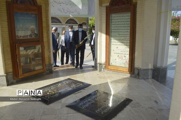 تجدید پیمان معاون جدید پرورشی و فرهنگی اداره‌کل آموزش و پرورش استان بوشهر با شهدا