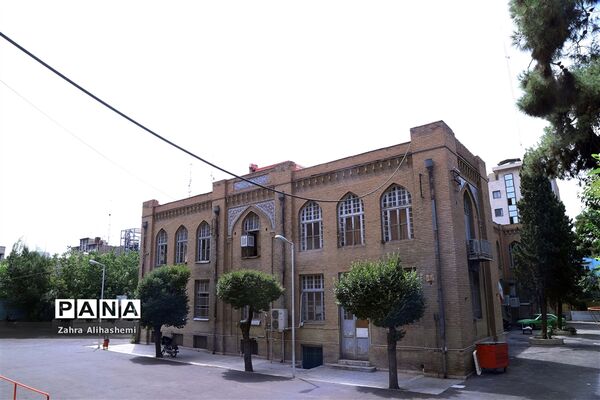 دبیرستان ماندگار البرز