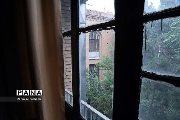 دبیرستان ماندگار البرز