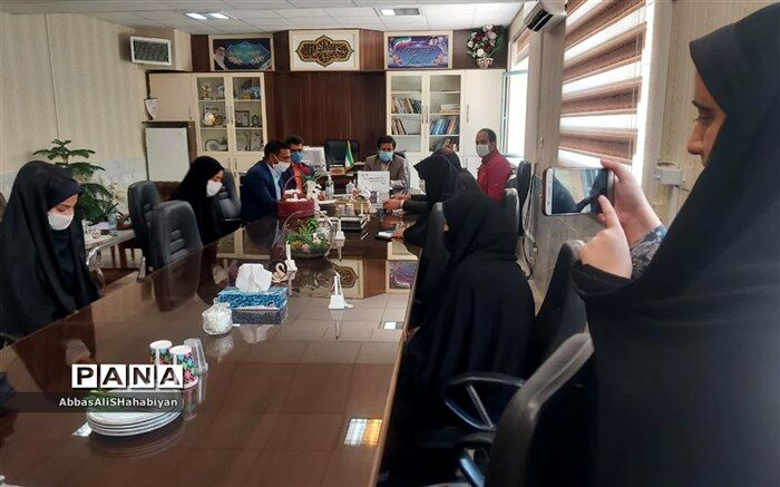 تقدیر از برگزیدگان مسابقه کتابخوانی پیوند مهر و ماه درکاشمر ‏