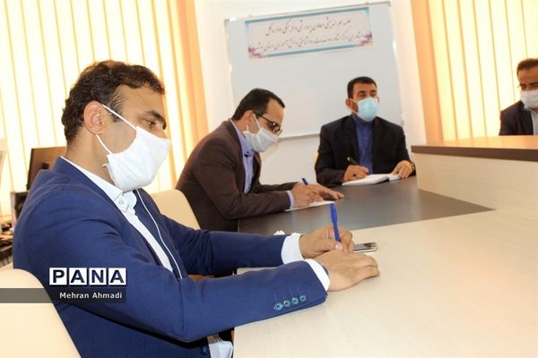 جلسه هم اندیشی معاون پرورشی و فرهنگی اداره کل آموزش و پرورش استان بوشهر با مشاوران مرکز مشاوره و خدمات روان شناختی بوشهر