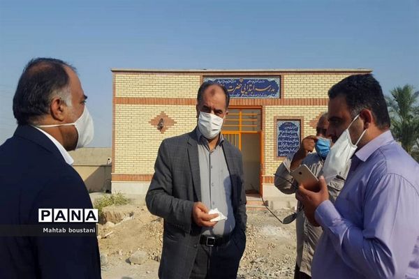 بازدید فرماندار دشتستان و مدیرکل نوسازی مدارس استان از پروژه های عمرانی آموزش و پرورش دشتستان