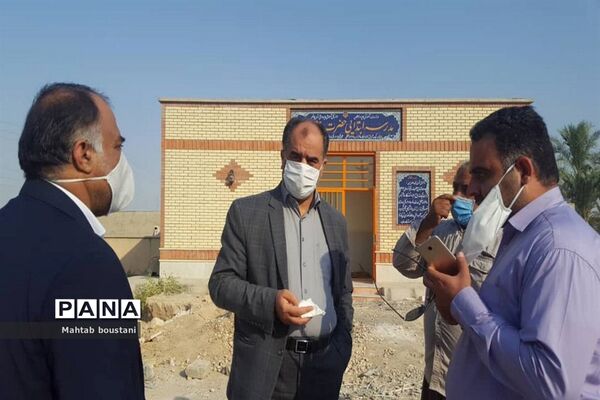 بازدید فرماندار دشتستان و مدیرکل نوسازی مدارس استان از پروژه های عمرانی آموزش و پرورش دشتستان