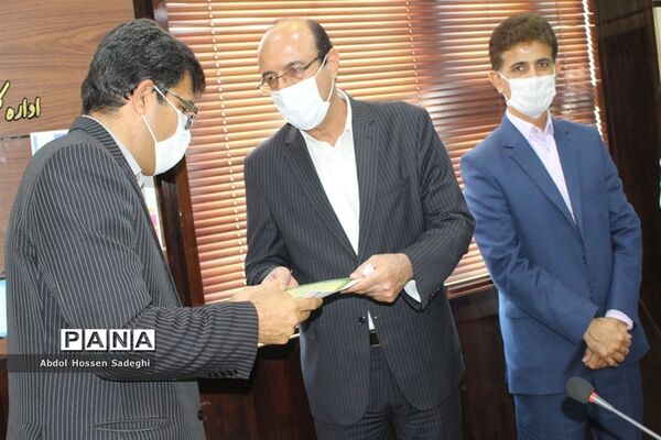 آیین تجلیل از دانش آموزان مدال آور مسابقات کشوری استان بوشهر