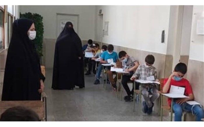 بازدید معاون پرورشی منطقه یک از حوزه آزمون ورودی پایه هفتم  مدارس سمپاد