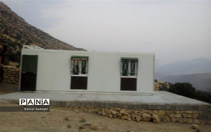 نصب چهار کلاس درس پیش ساخته با مشارکت بنیاد علمی آموزشی قلم چی در مناطق عشایری ایذه