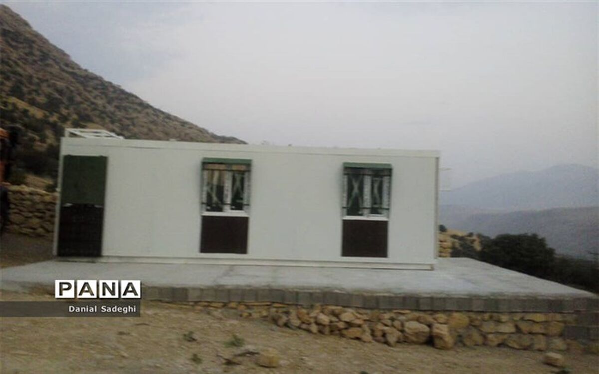 نصب چهار کلاس درس پیش ساخته با مشارکت بنیاد علمی آموزشی قلم چی در مناطق عشایری ایذه