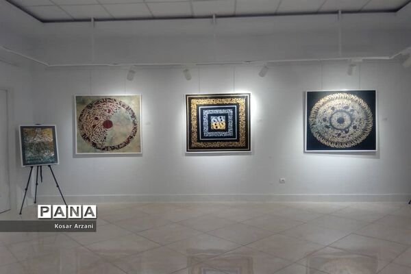 مراسم افتتاح نمایشگاه لبخند رنگ ها