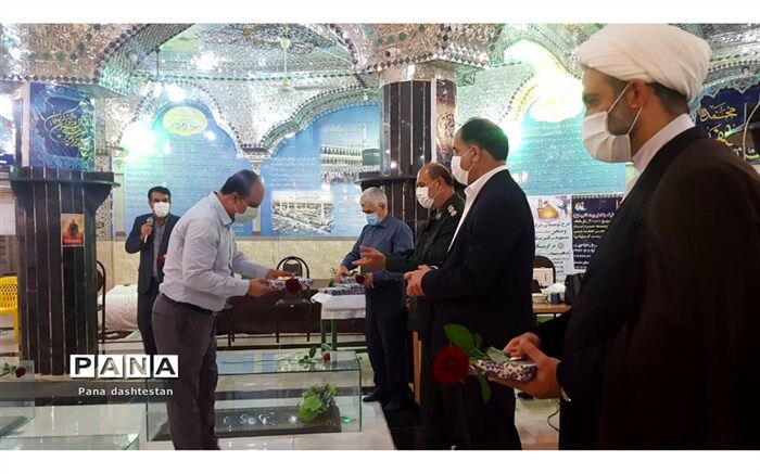 تجدید میثاق با شهدا به مناسبت دهه امامت و ولایت با عطر افشانی گلزار شهدای گمنام برازجان و تقدیر از مدافعان سلامت