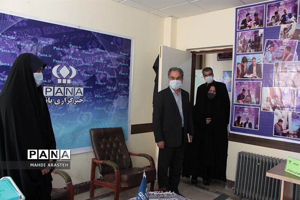 دیدارمدیرآموزش و پرورش شهرستان بیرجند با دانش آموز خبرنگاران  پانا استان خراسان جنوبی