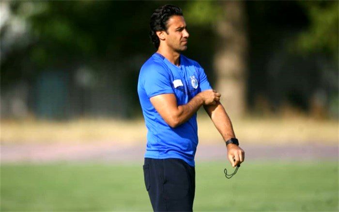 فرهاد مجیدی برای استقلال دست به جیب شد