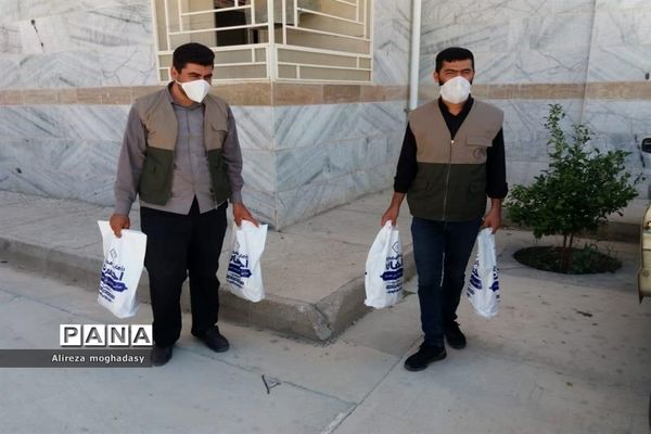 توزیع ٨٠٠ بسته پروتئینی در راستای اجرای طرح رزمایش کمک‌های مومنانه