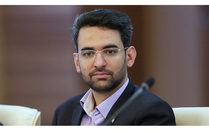 آذری‌جهرمی: اپراتورها گران‌فروشی کرده‌اند