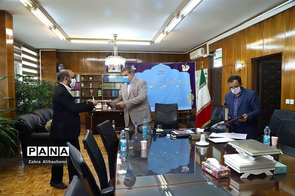 جلسه مدیرکل و شورای پرورشی اداره کل آموزش و پرورش شهر تهران با مدیران و معاونان پرورشی و تربیت بدنی مناطق نوزده‌گانه