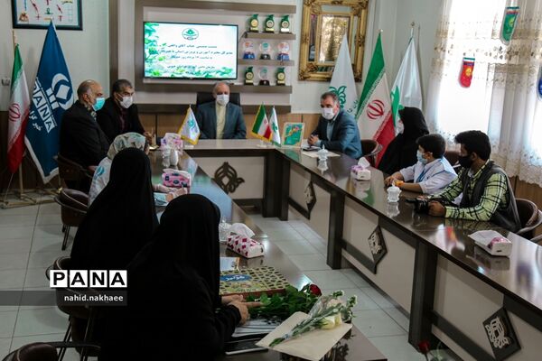 نشست صمیمی مدیرکل آموزش و پرورش استان خراسان جنوبی  به مناسبت روز خبرنگار