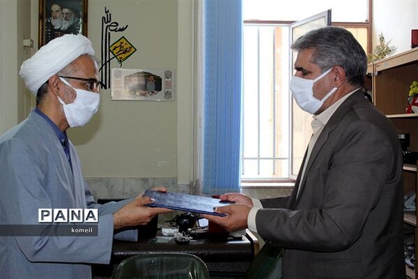 تجلیل از خبرنگاران پانا توسط رئیس سازمان دانش آموزی استان کرمان