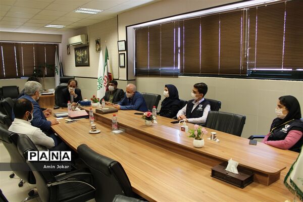 تجلیل مدیرکل آموزش و پرورش استان فارس و رئیس سازمان دانش‌آموزی استان از خبرنگاران پانا