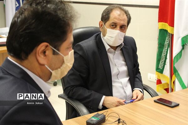 تجلیل مدیرکل آموزش و پرورش استان فارس و رئیس سازمان دانش‌آموزی استان از خبرنگاران پانا