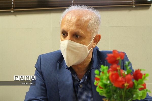 تجلیل مدیرکل آموزش و پرورش استان فارس و رئیس سازمان دانش‌آموزی استان از خبرنگاران پانا