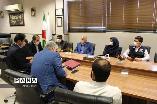 تجلیل مدیرکل آموزش و پرورش استان فارس و رئیس سازمان دانش‌آموزی استان از خبرنگاران پانا