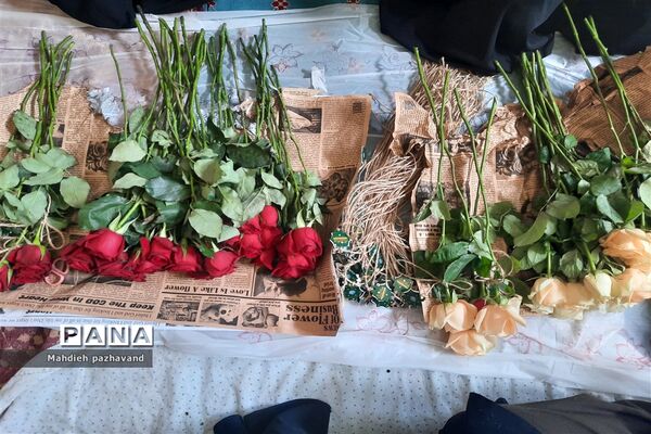 اهدای 1000 شاخه گل رزبه شهروندان شیرازی  به مناسبت عید غدیر