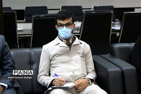 نشست قائم مقام دبیرکل اتحادیه انجمن‌های اسلامی دانش‌آموزان کشور با مدیرکل آموزش و پرورش استان بوشهر