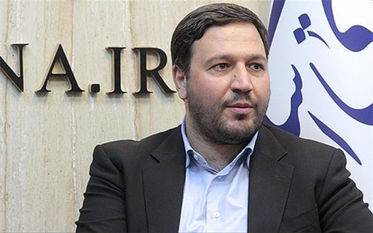 انتقاد یک نماینده از لزوم نامگذاری فیلم‌های تولید داخل به زبان فارسی