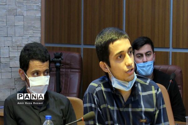 نشست کادر و اعضای اتحادیه انجمن های اسلامی  دانش آموزان استان خوزستان با مدیرکل آموزش و پرورش