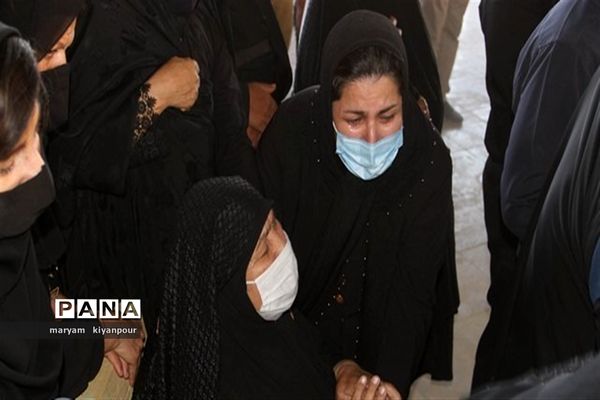 آیین تشییع و خاکسپاری پیکر مطهر شهید روزعلی ایزدیان با حضور جمع کثیری از مردم مسجدسلیمان