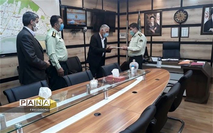 دیدار مدیر آموزش و پرورش منطقه چهار با پرسنل نیروی انتظامی
