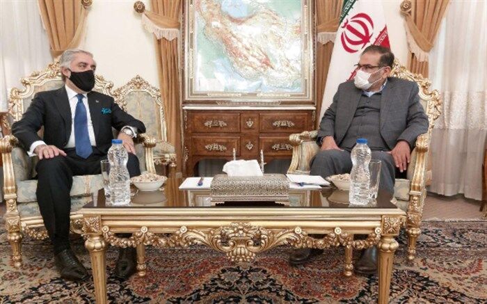 شمخانی: تنها راه مصون ماندن از دام‌های خطرناک آمریکا، مقاومت و وحدت است