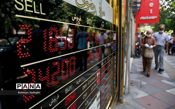 ساعت کاری صرافی های بانکی و بازار متشکل ارزی افزایش می‌یابد