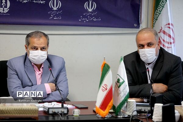 نشست آموزشی، توجیهی برنامه ملی کانون یاریگران زندگی در مدارس کشور