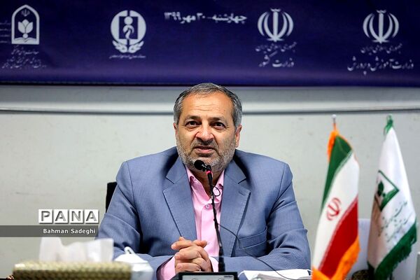 نشست آموزشی، توجیهی برنامه ملی کانون یاریگران زندگی در مدارس کشور