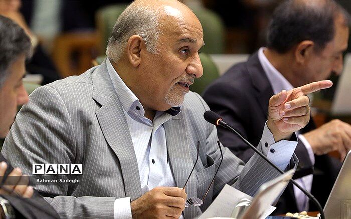 خلیل آبادی: شورا و شهرداری کمک کنند تا خیرین مدرسه ساز دلزده نشوند
