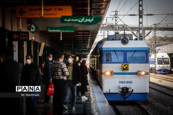 بازدید رئیس سازمان مدیریت و برنامه ریزی استان تهران از متروی تهران و حومه