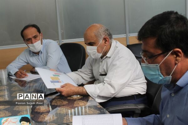 جلسه هم‌اندیشی کارشناسان سازمان دانش آموزی استان بوشهر