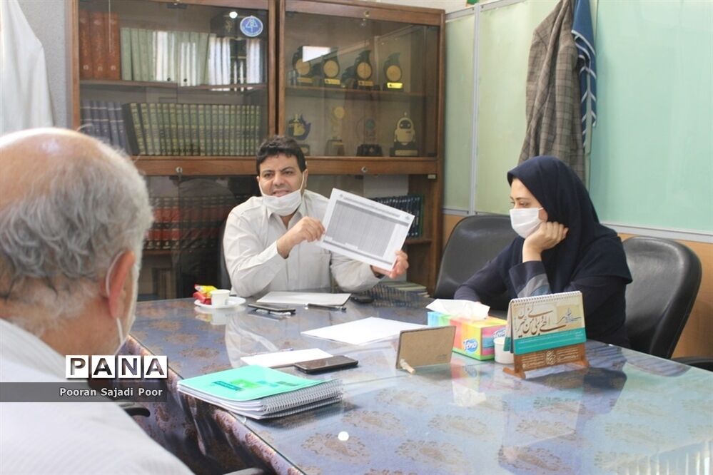 جلسه هم‌اندیشی کارشناسان سازمان دانش آموزی استان بوشهر
