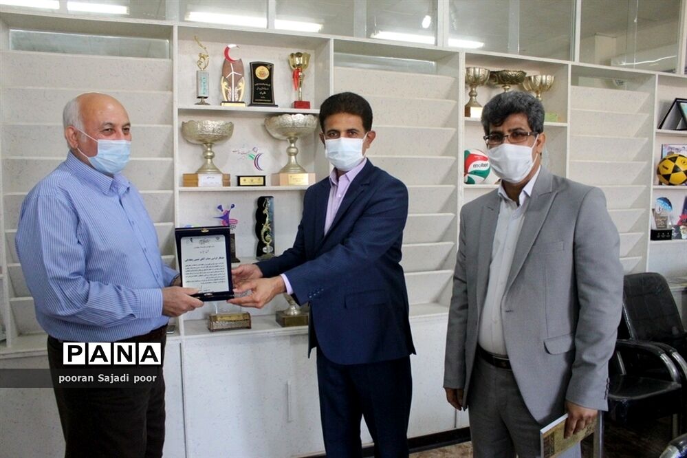 تجلیل از پیشکسوتان ورزش دانش آموزی استان بوشهر
