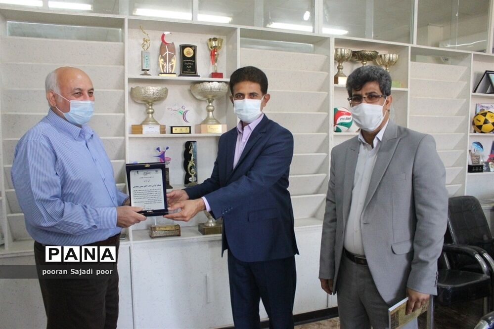 تجلیل از پیشکسوتان ورزش دانش آموزی استان بوشهر